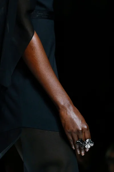Look 17